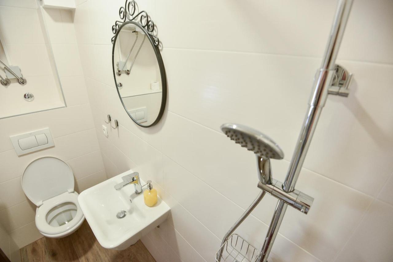 Old Town Inn Pula Ngoại thất bức ảnh