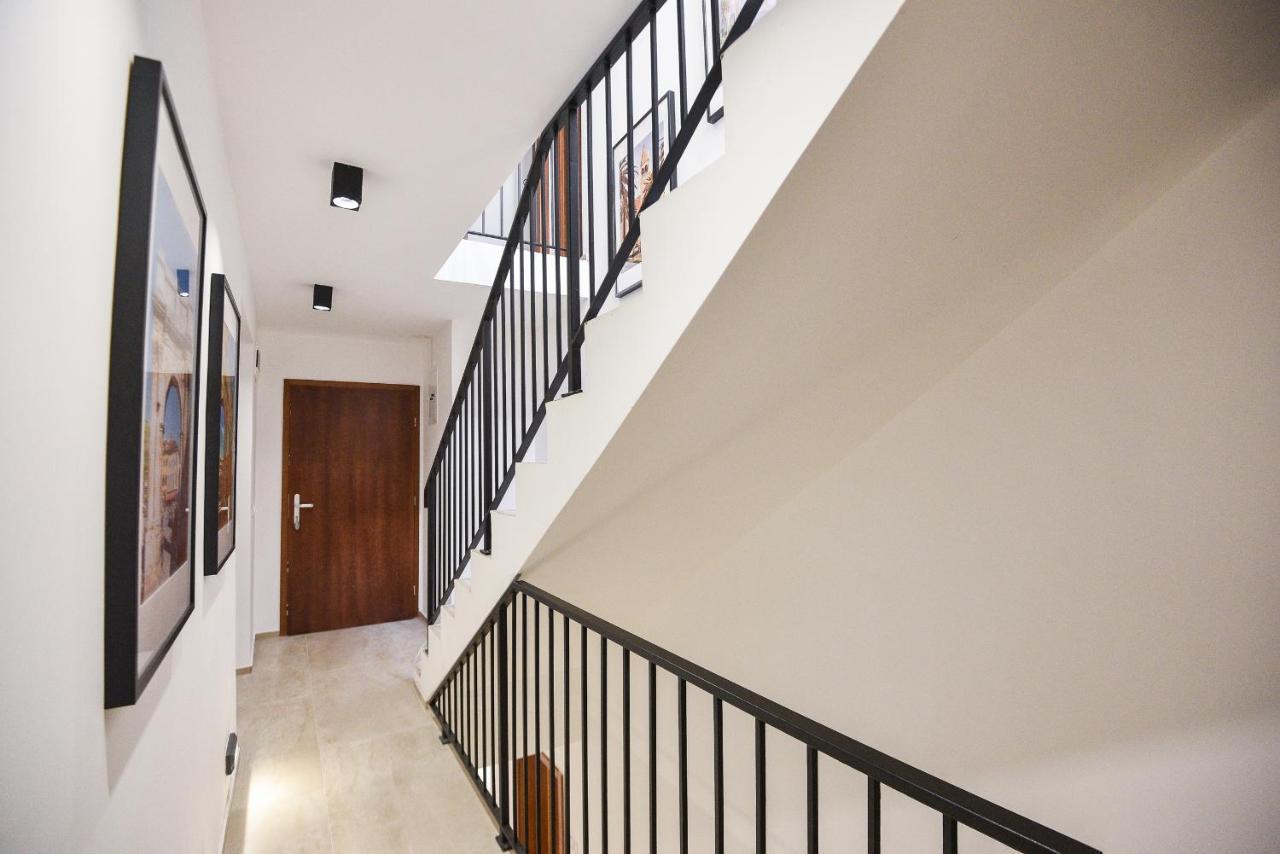 Old Town Inn Pula Ngoại thất bức ảnh