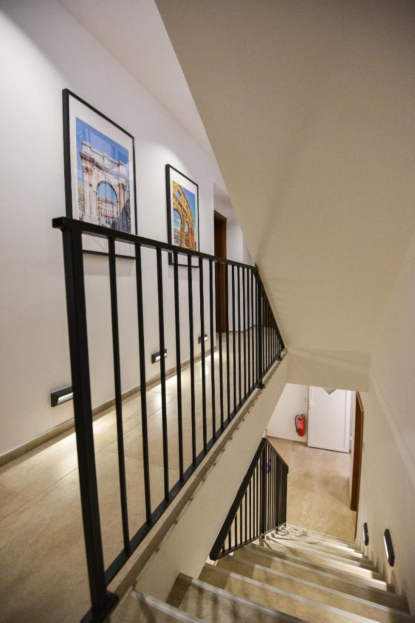 Old Town Inn Pula Ngoại thất bức ảnh